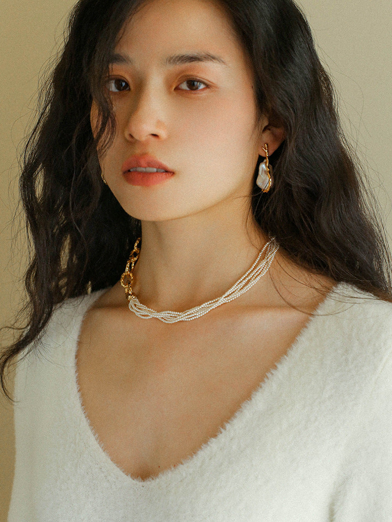Gilded Grace Pearl Choker