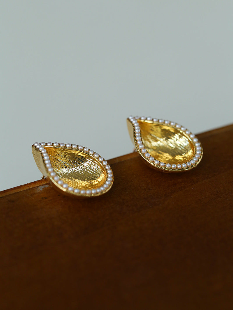 Vintage Teardrop Pearl Stud Earrings