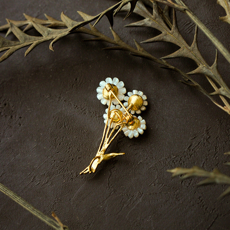 Mother-of-pearl Daisy Brooch