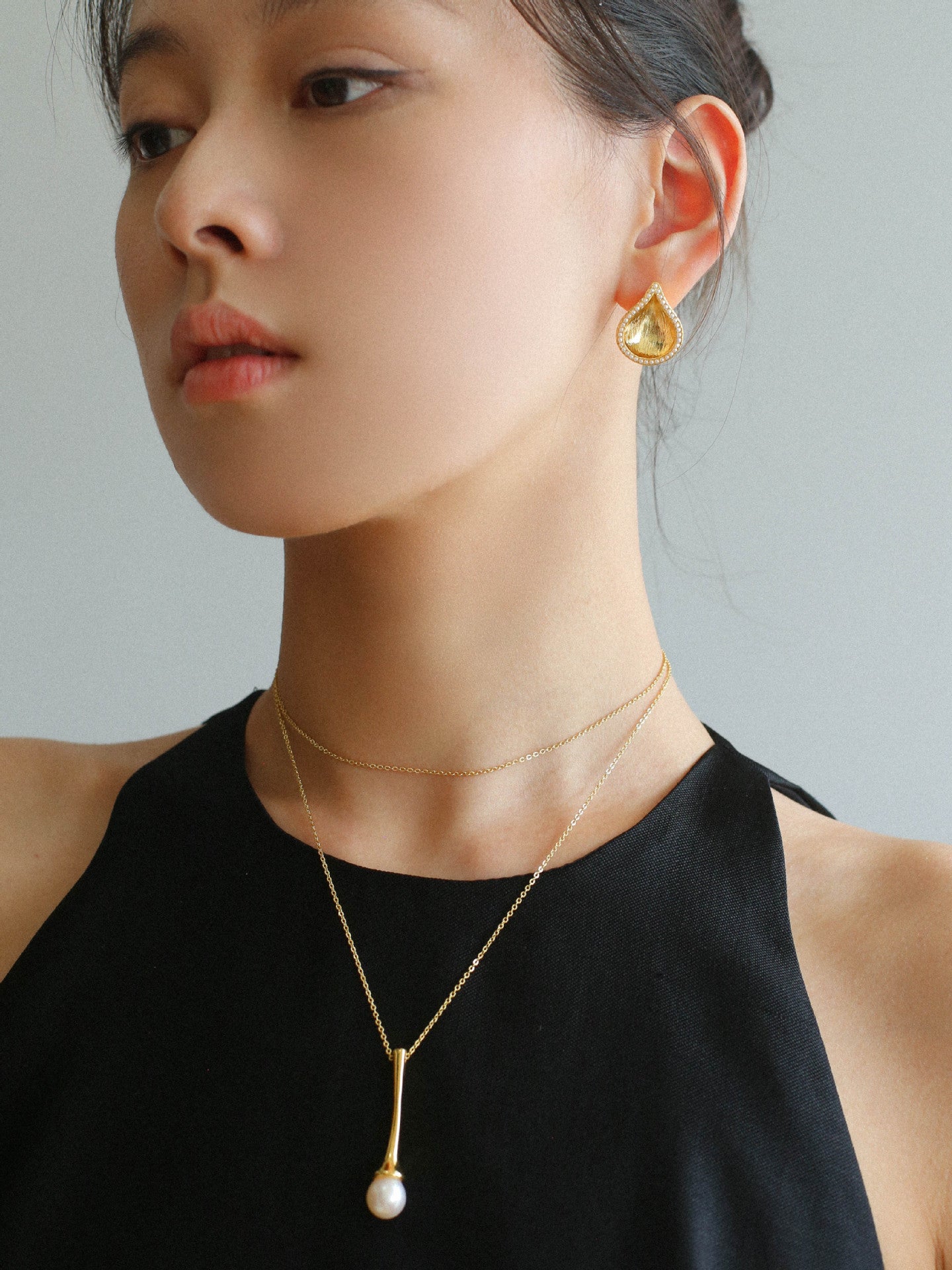 Vintage Teardrop Pearl Stud Earrings