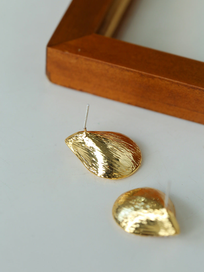 Vintage Teardrop Pearl Stud Earrings