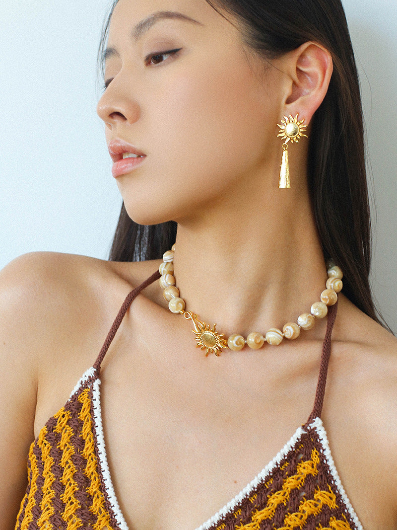 Sun Clasp Horse Conch Chunky Beaded Necklace