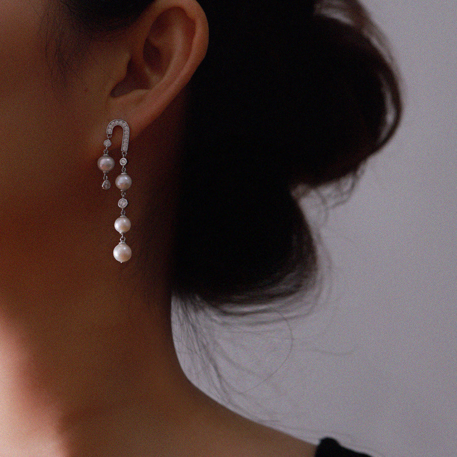 Loop Tassel Pearl Earrings