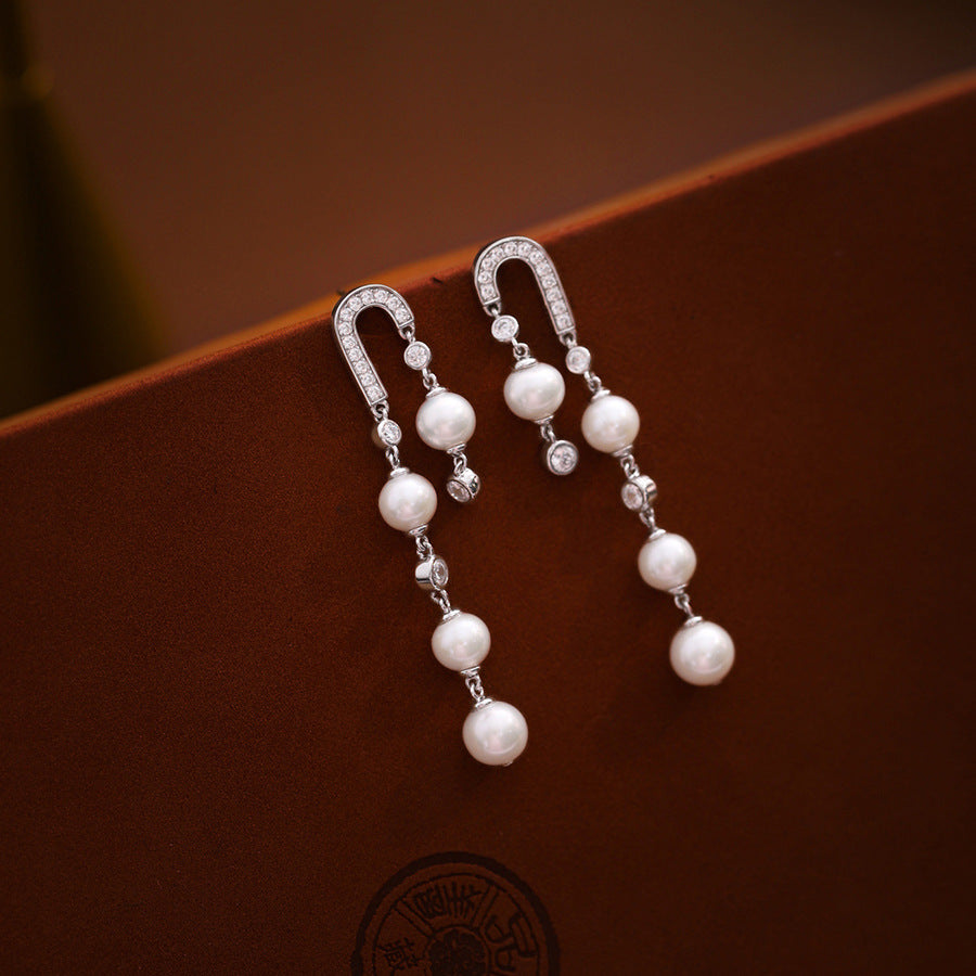 Loop Tassel Pearl Earrings