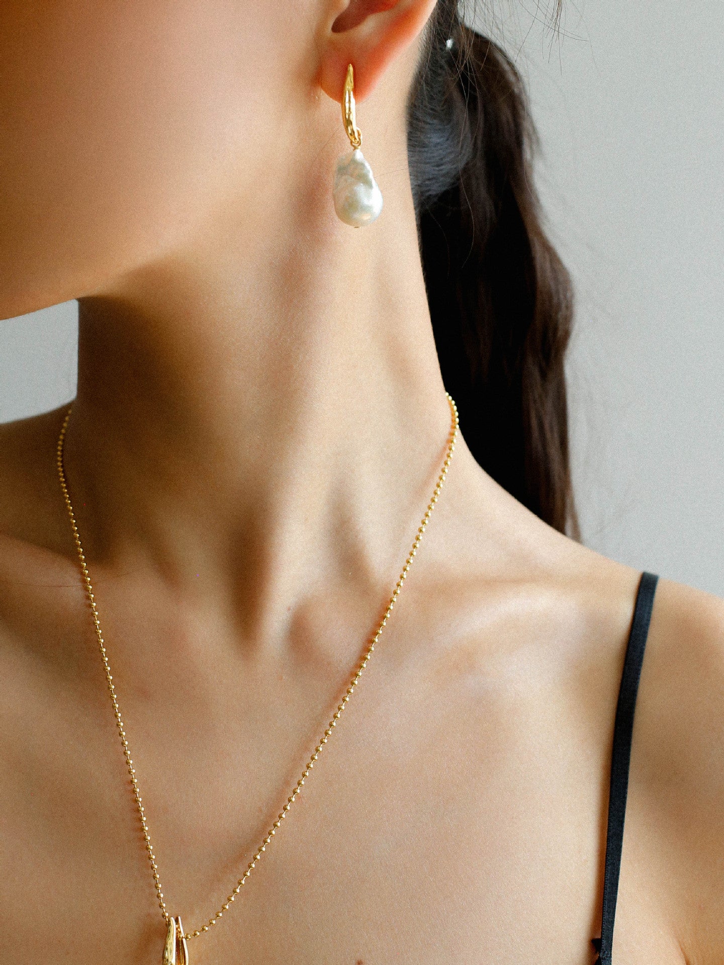 Willow Drop Baroque Pearl Earrings