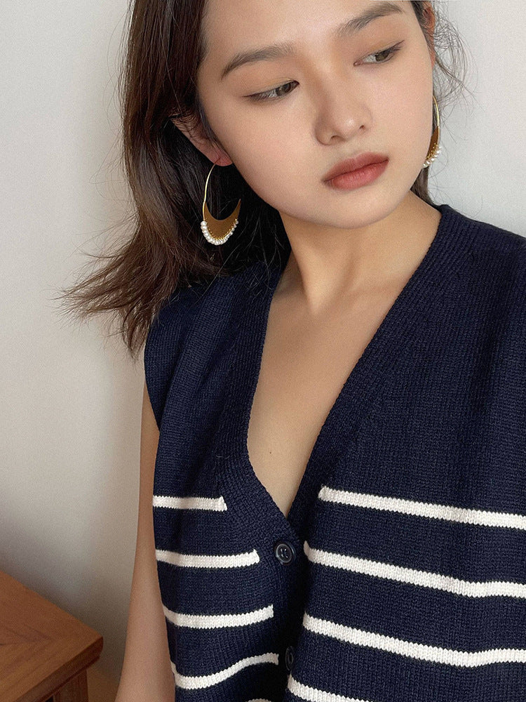 Luna Woven Pearl Crescent Hoop Earrings