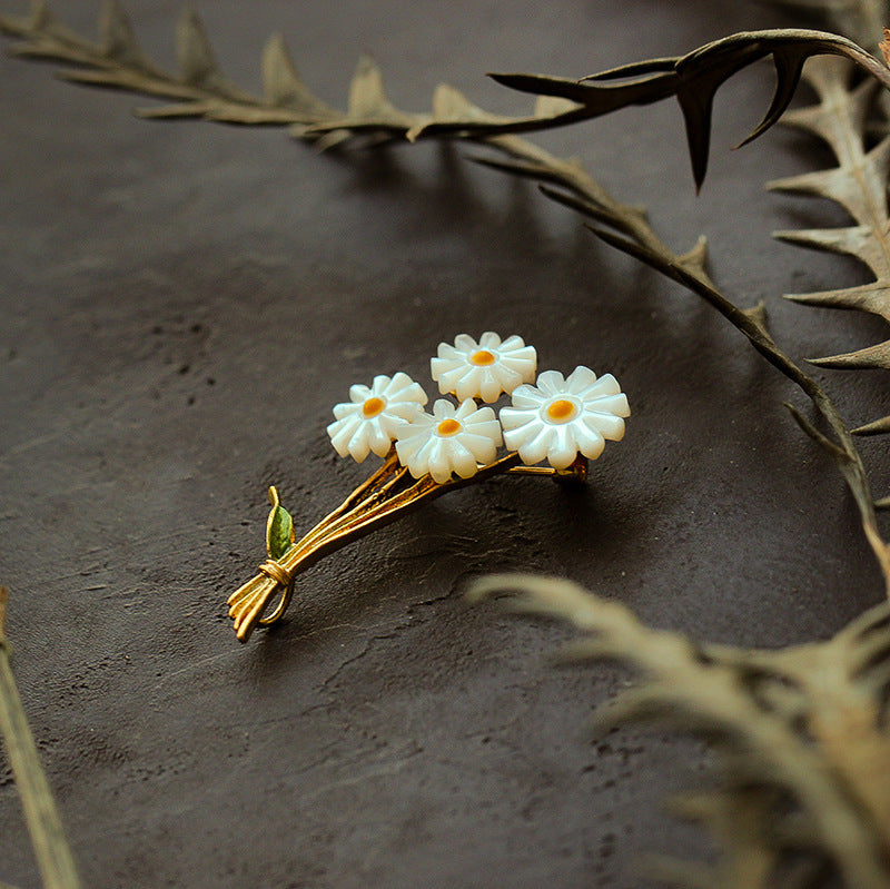 Mother-of-pearl Daisy Brooch