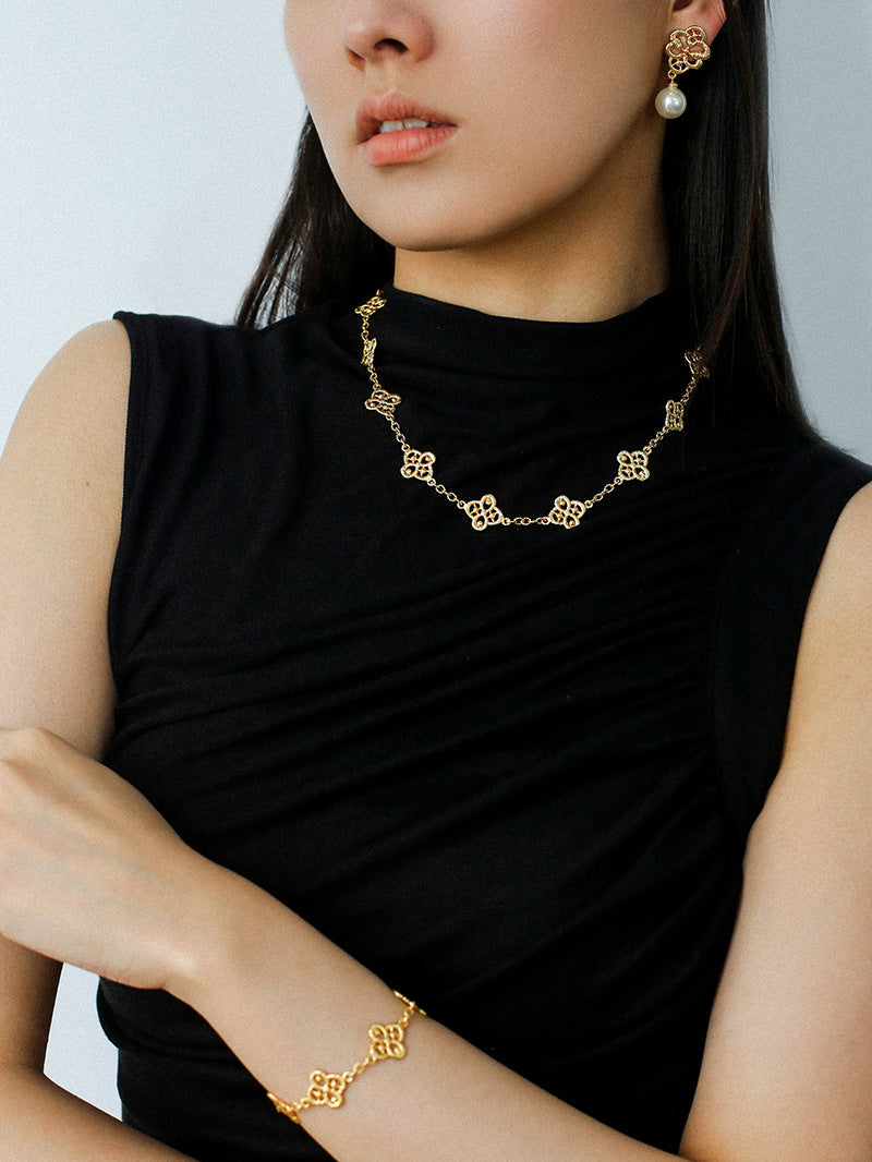 Lace Bloom Chain Necklace