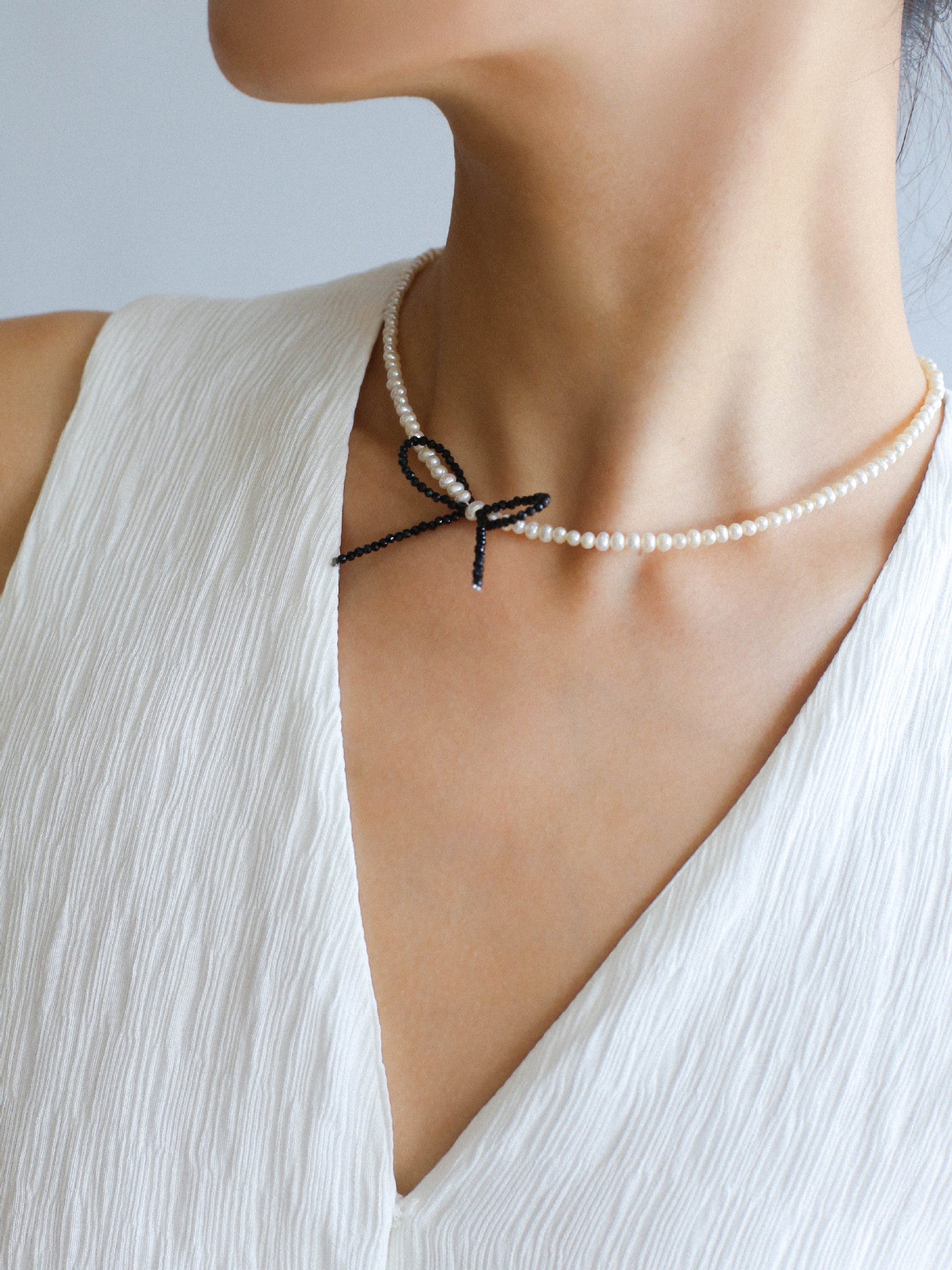 Rice Pearl & Black Spinel Bowknot Choker