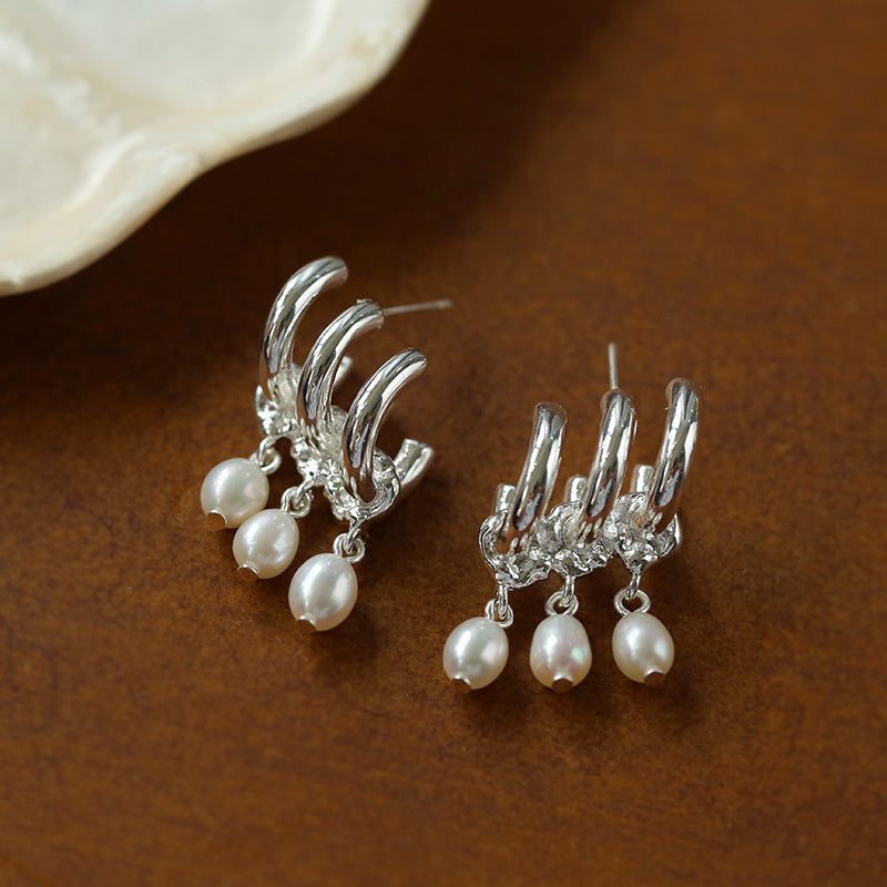 Claw-Shaped Pearl Stud Earrings