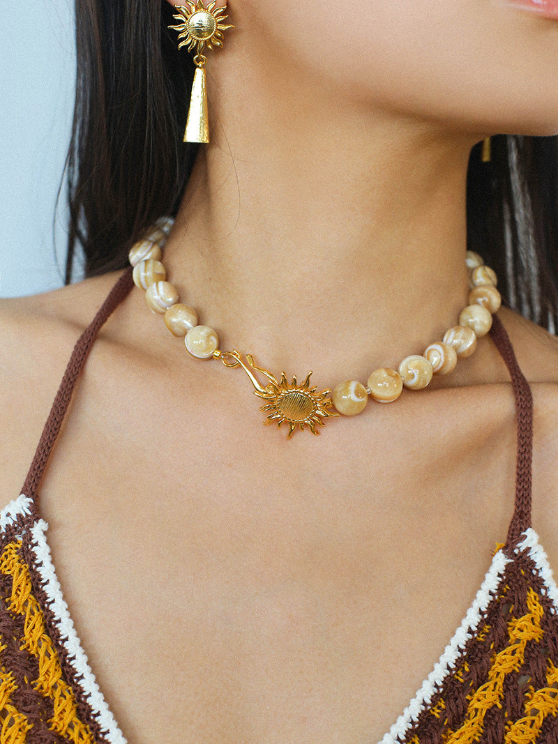 Sun Clasp Horse Conch Chunky Beaded Necklace