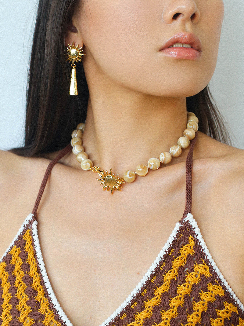 Sun Clasp Horse Conch Chunky Beaded Necklace