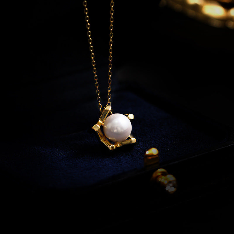 Starlight Pearl Pendant Necklace