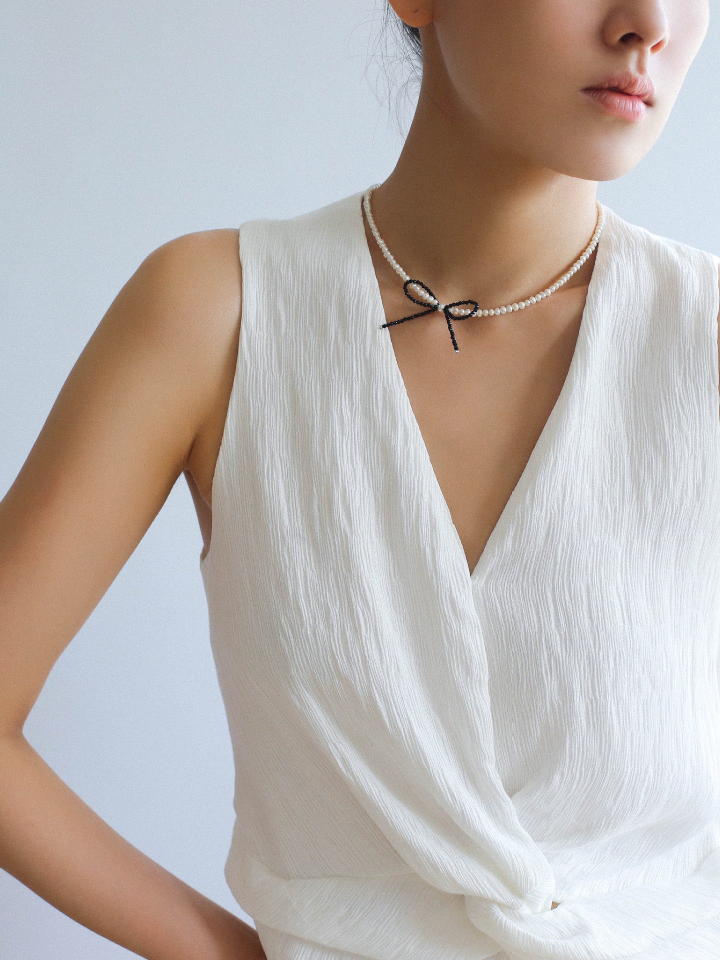 Rice Pearl & Black Spinel Bowknot Choker